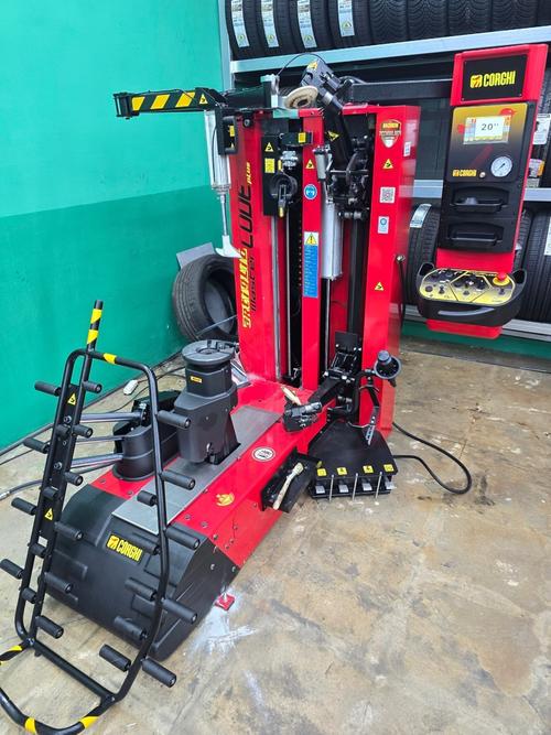 펑크수리/위치교환/휠밸런스/공기압체크/얼라인먼트/타이어교체